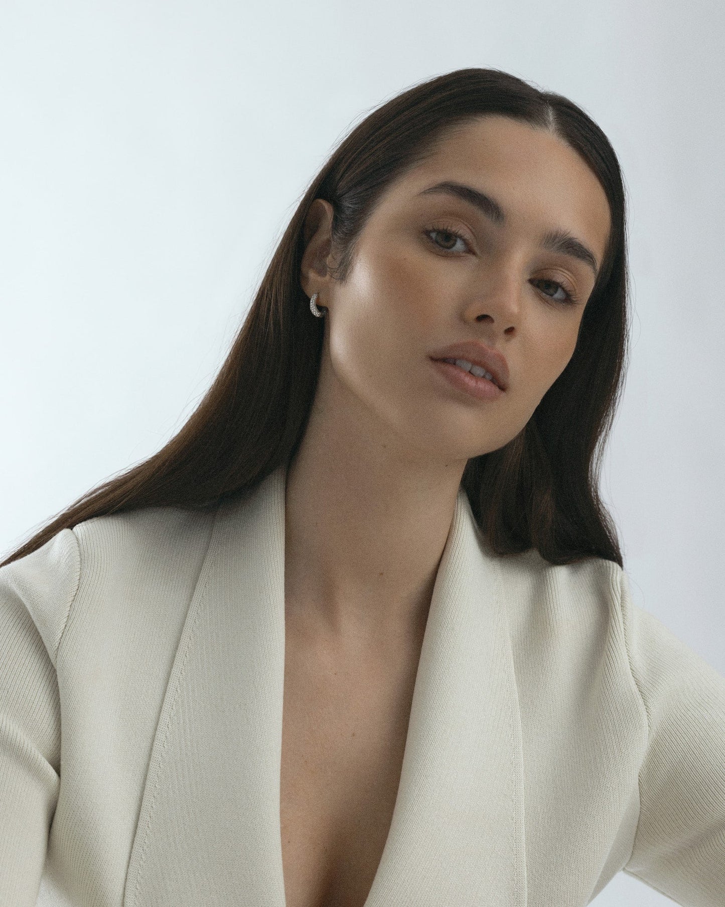 Pavé precious small hoops