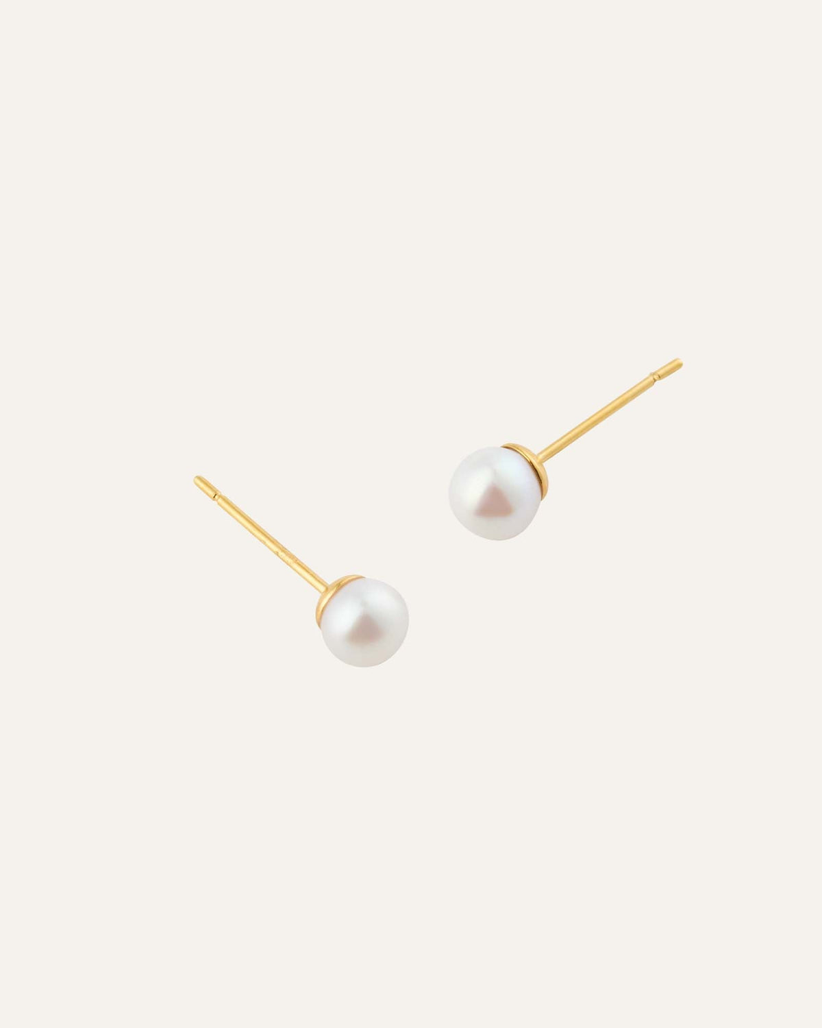 Pearl Studs Medium