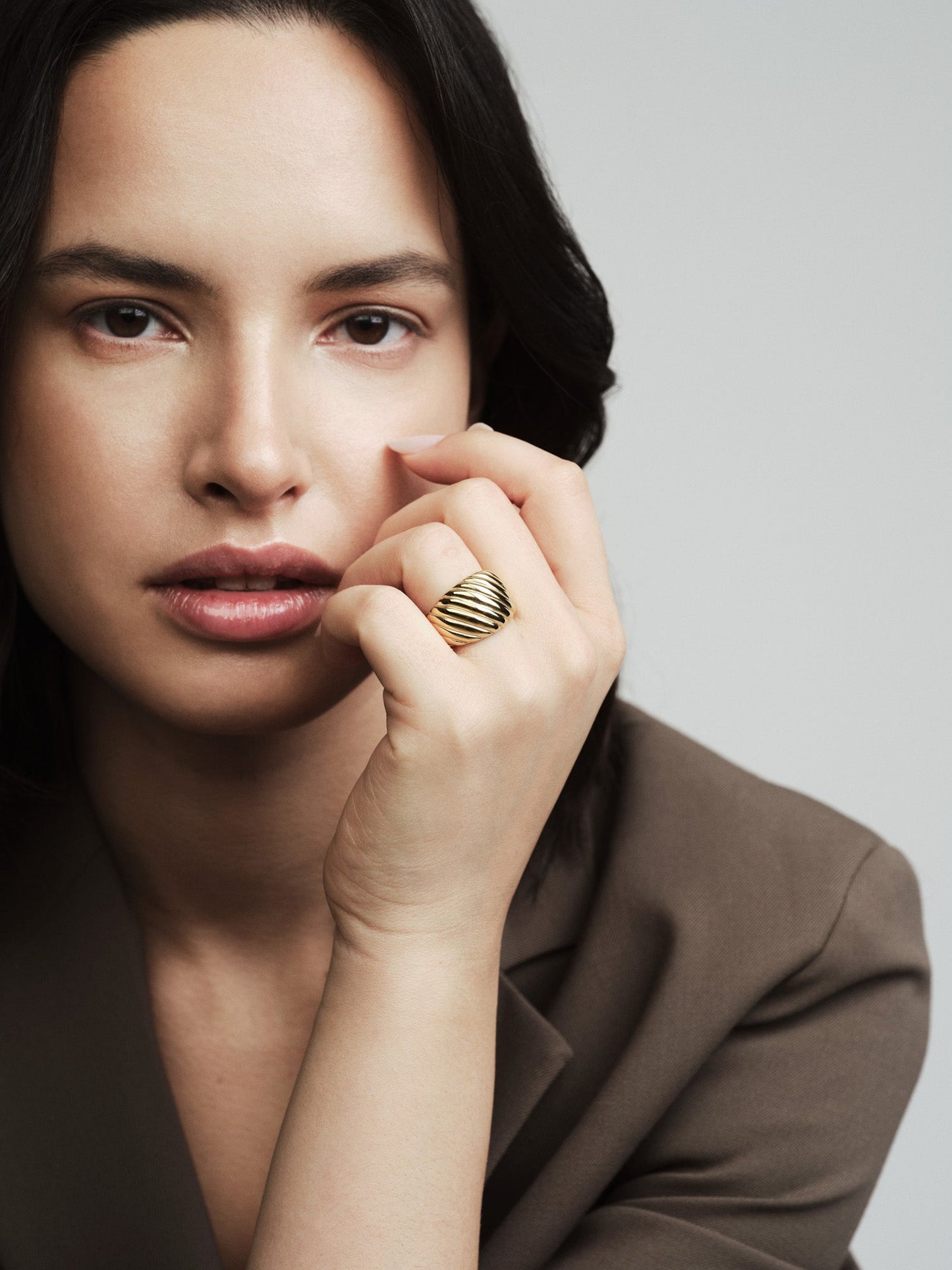 Curved Ribbed Ring