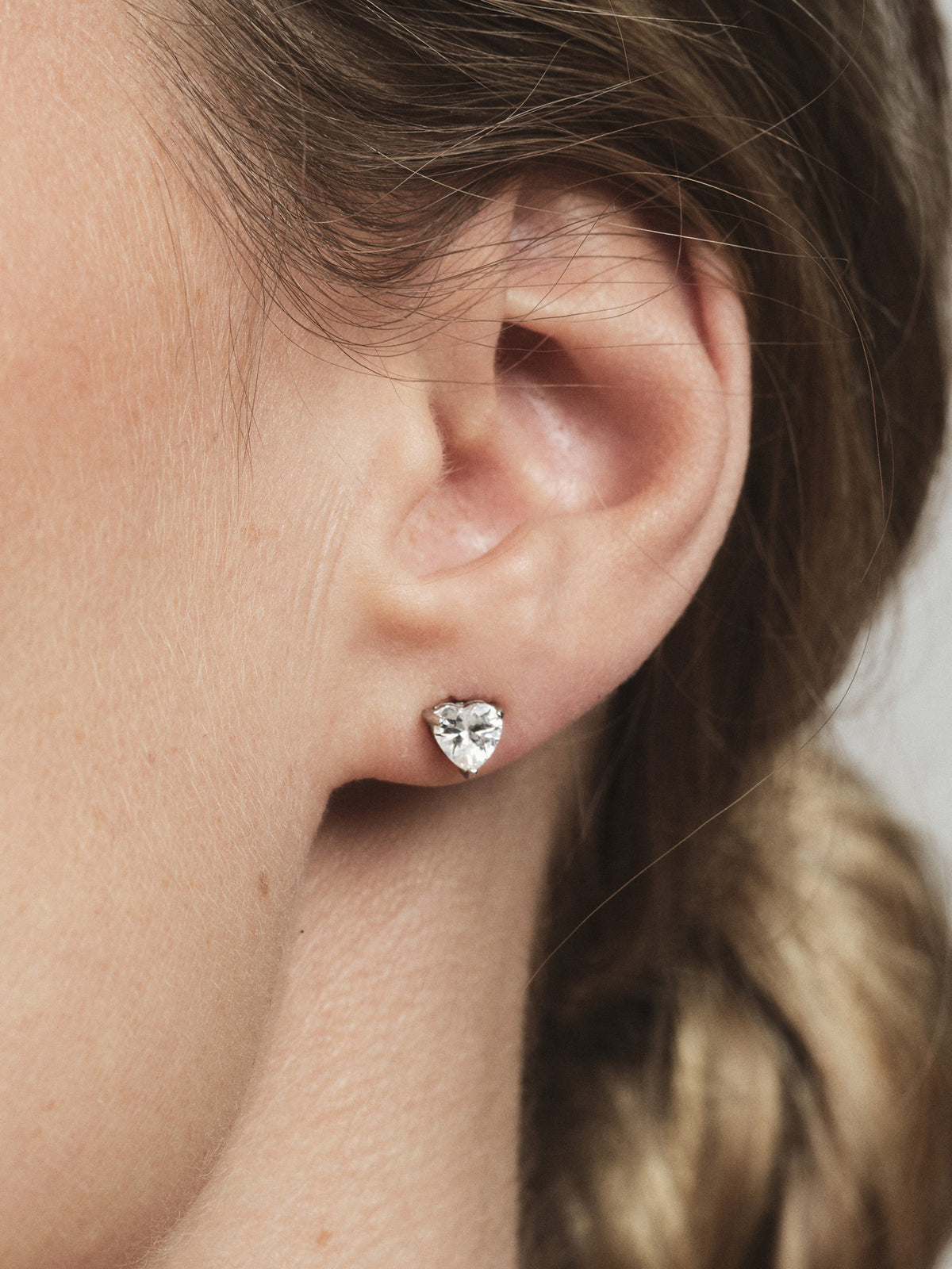 Bonne White Studs