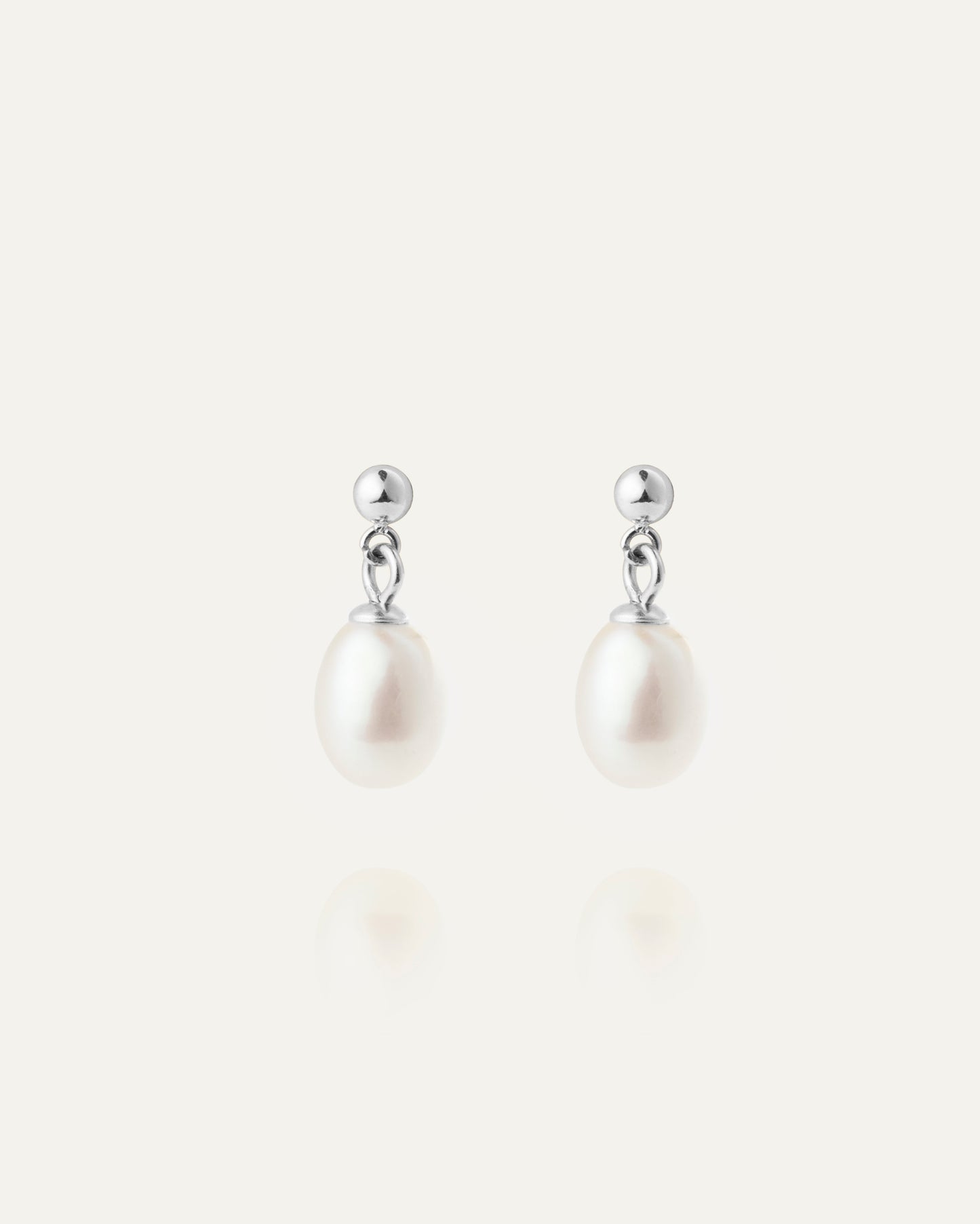 Aura Pearl Steel Earring