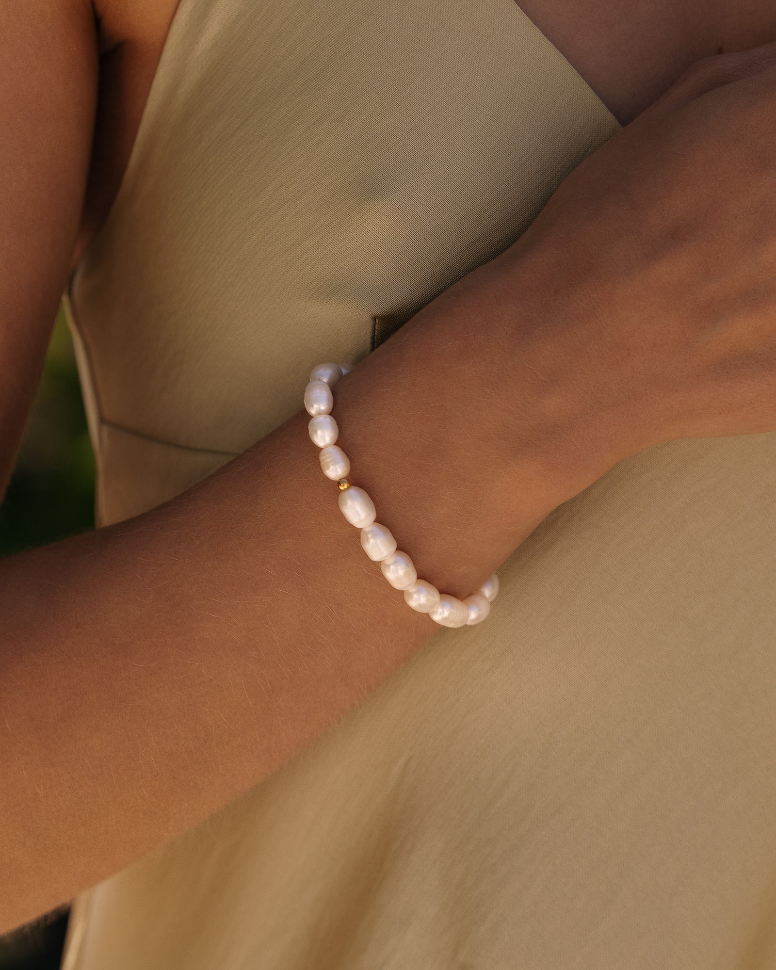 Aura Pearl Bracelet