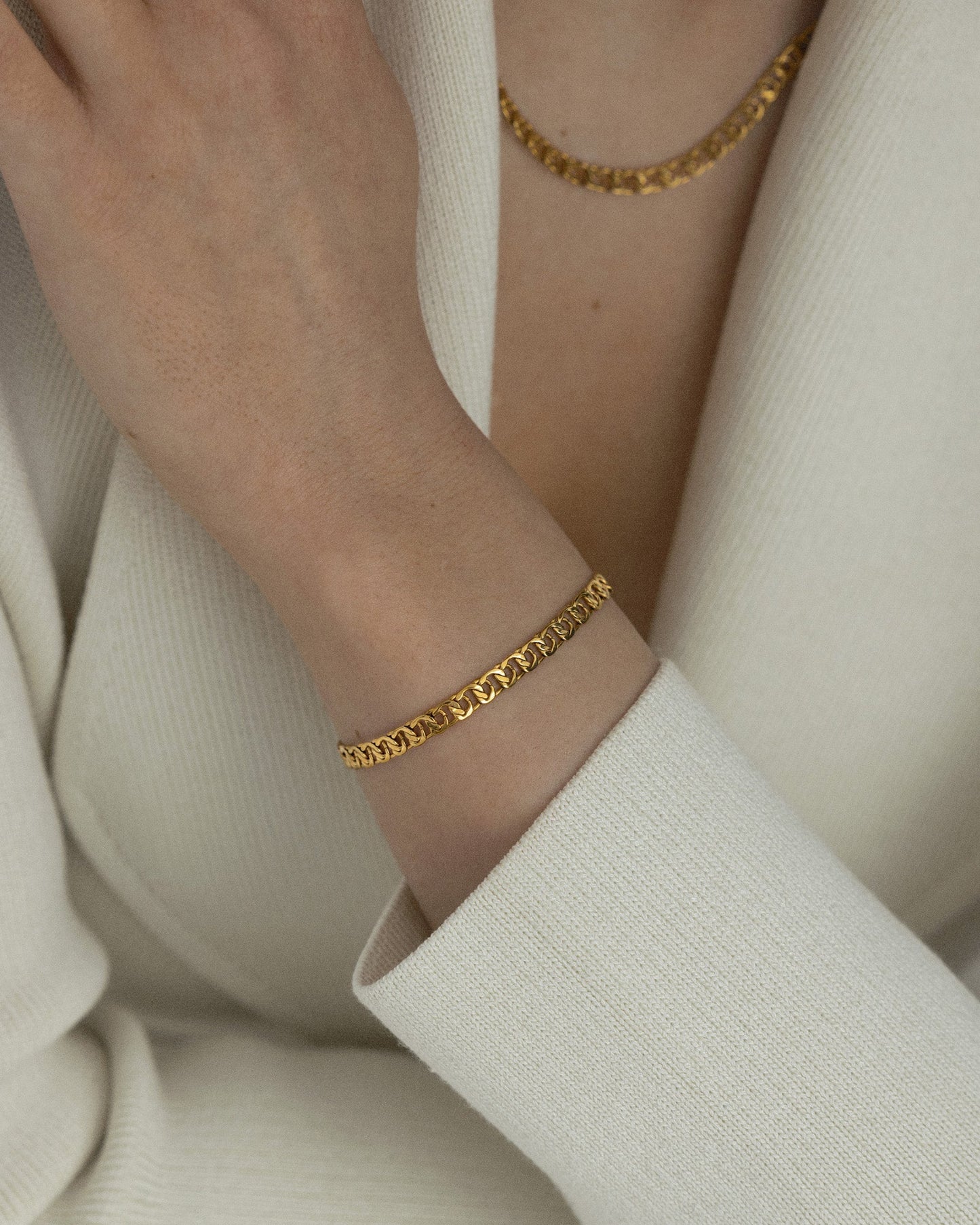 INFINITY GOLD BRACELET