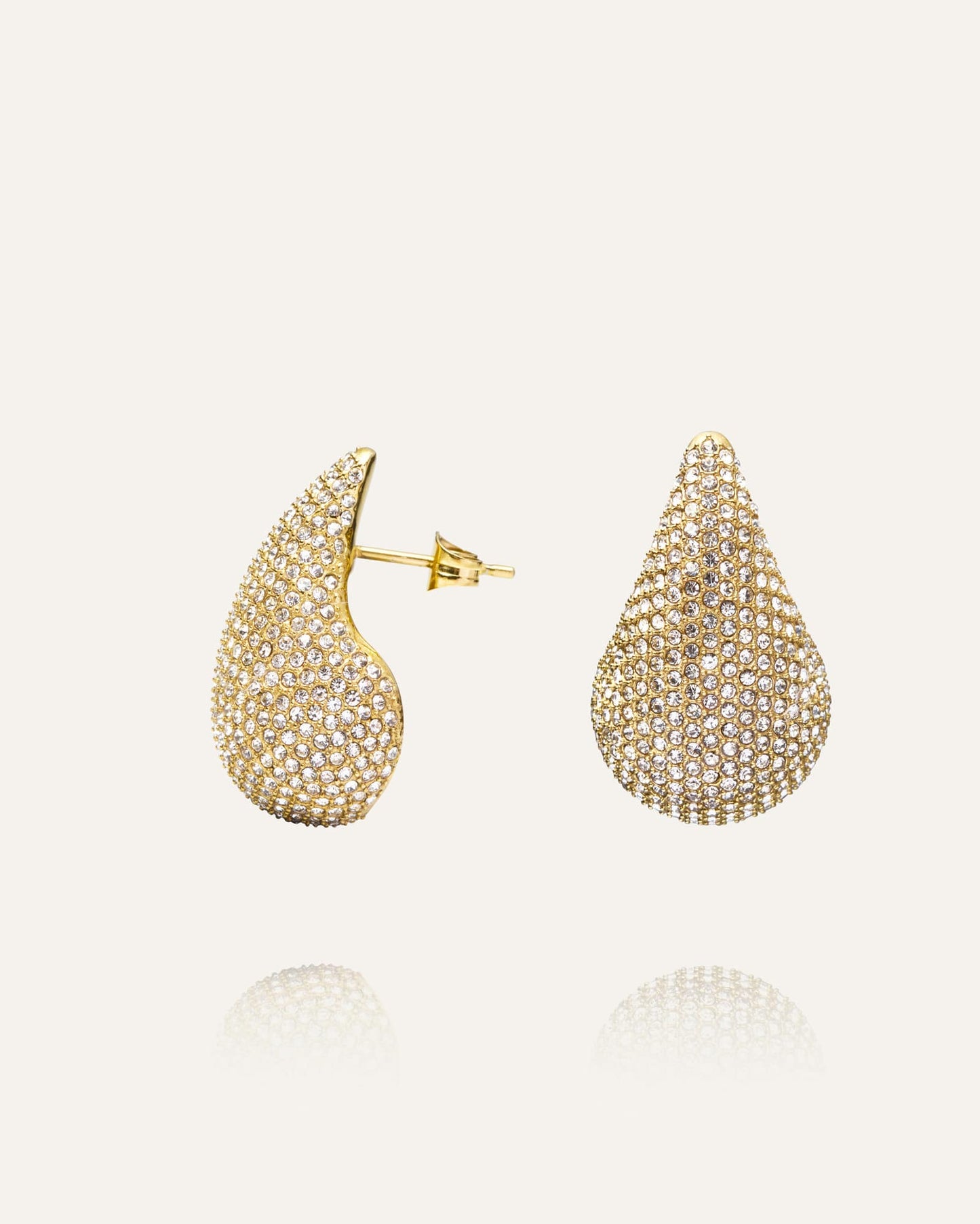 Pavé daring large earring