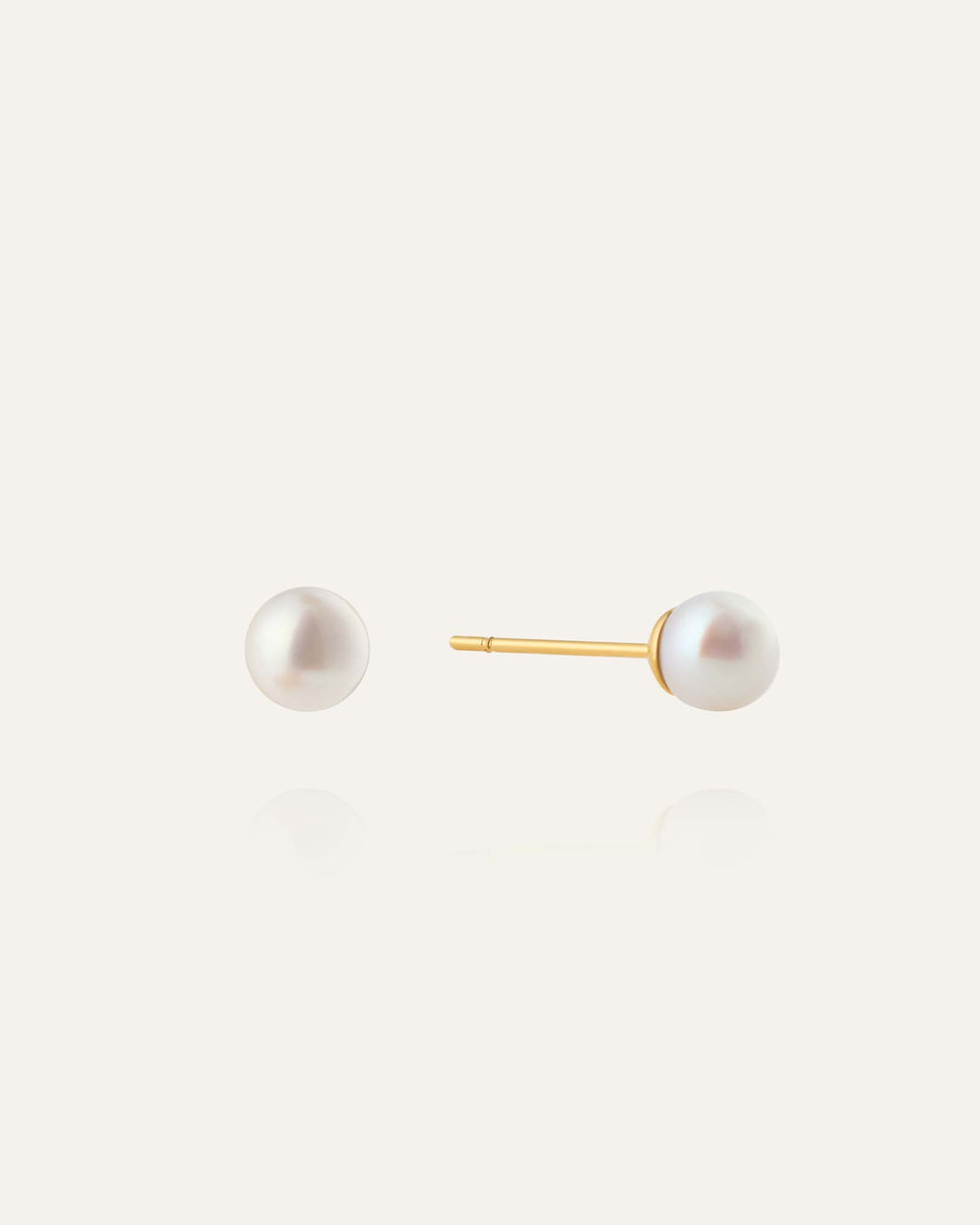 Pearl Studs Medium