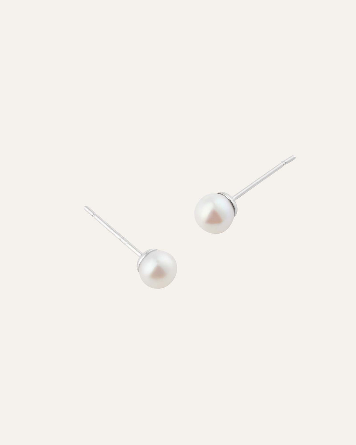 Pearl Studs Medium