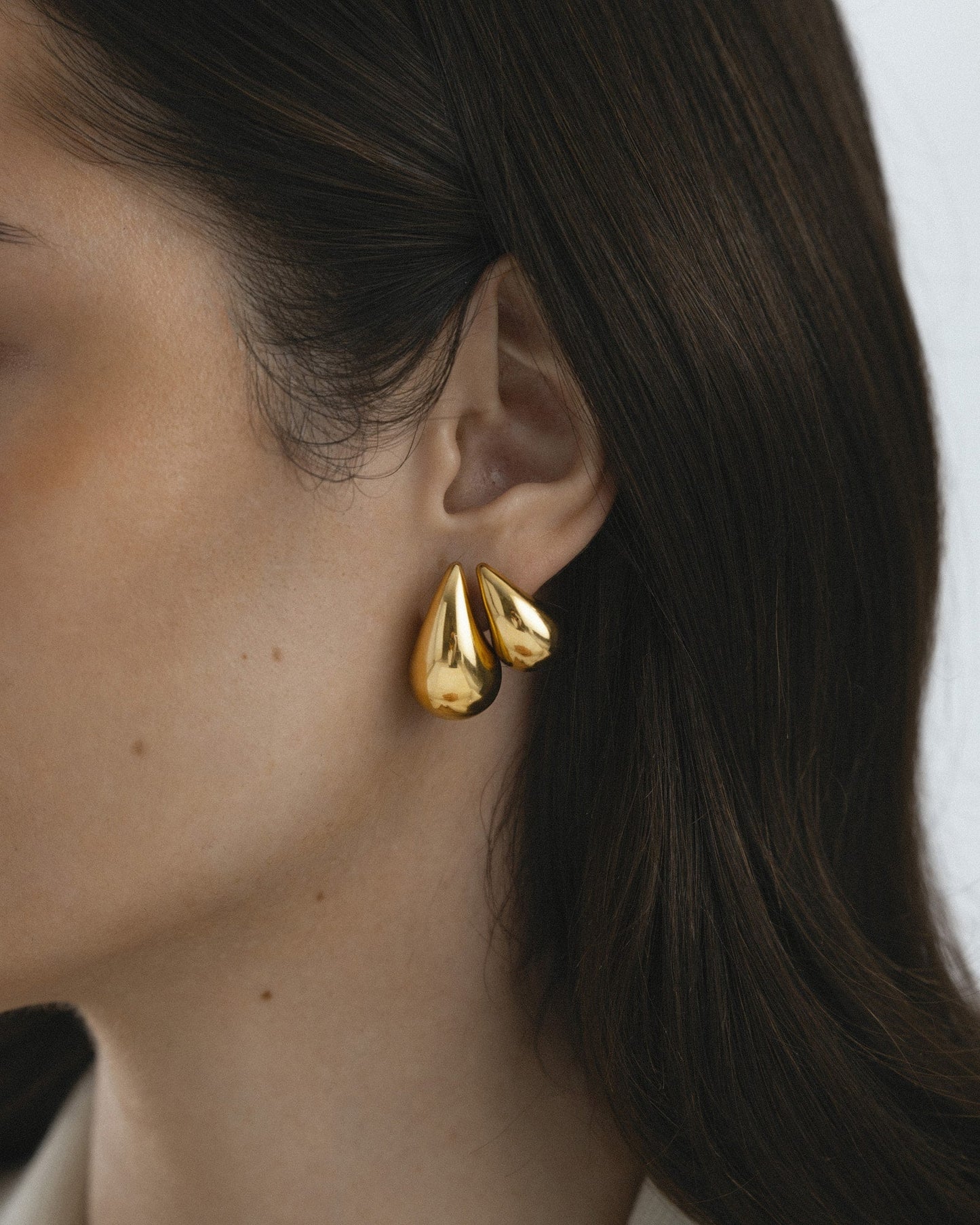Plain daring large earring