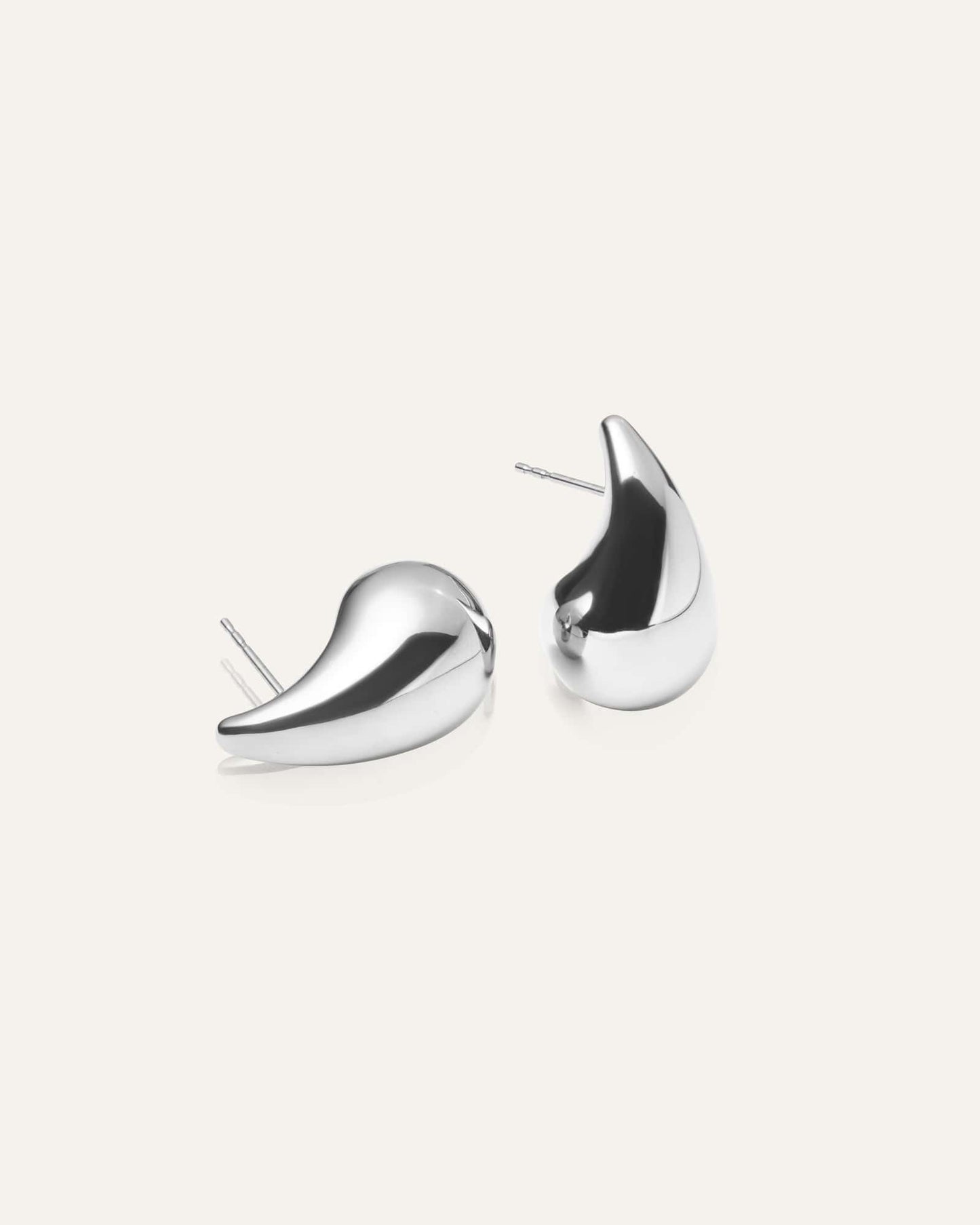 Plain daring small silver earring