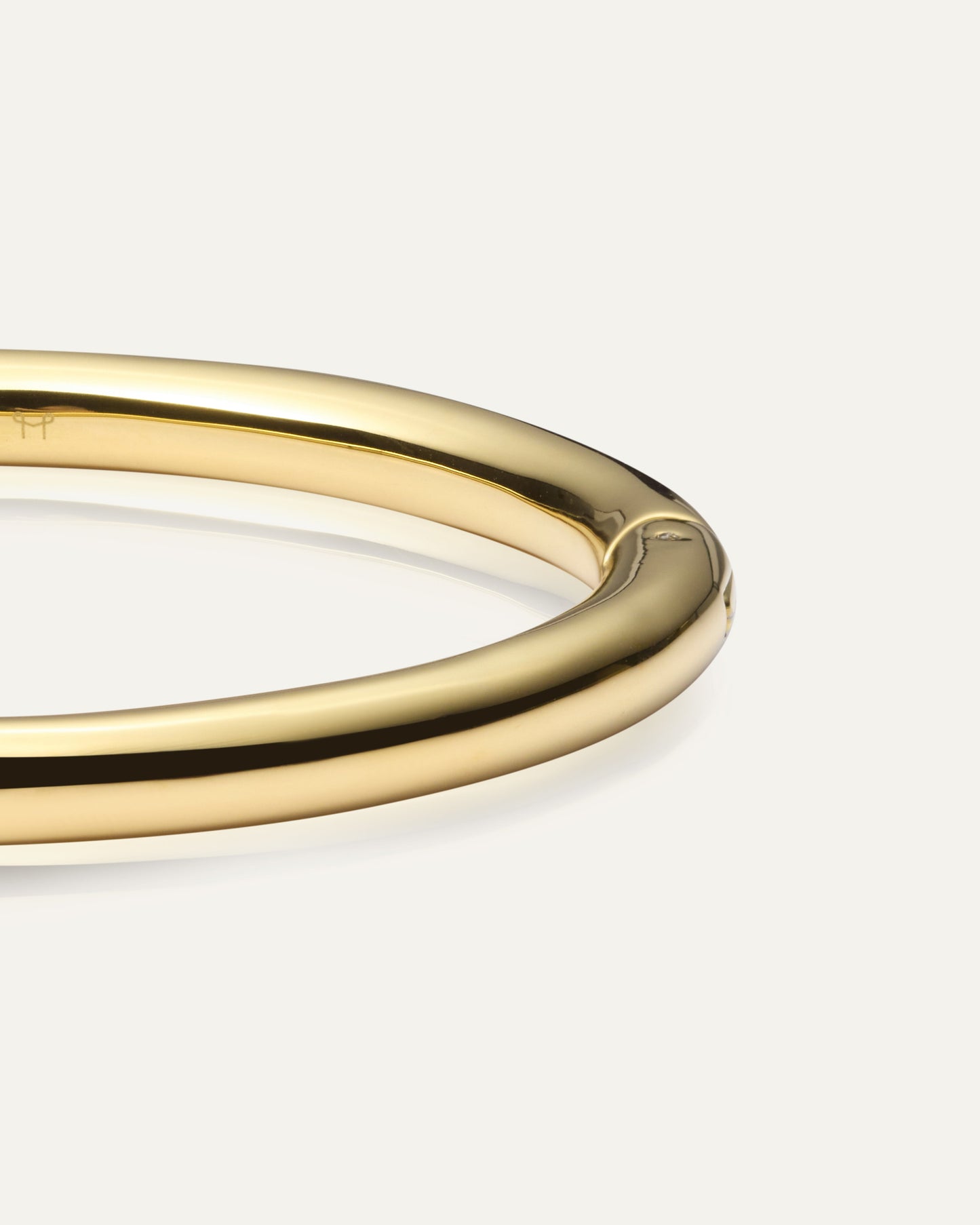 Aura Bold Gold Bangle