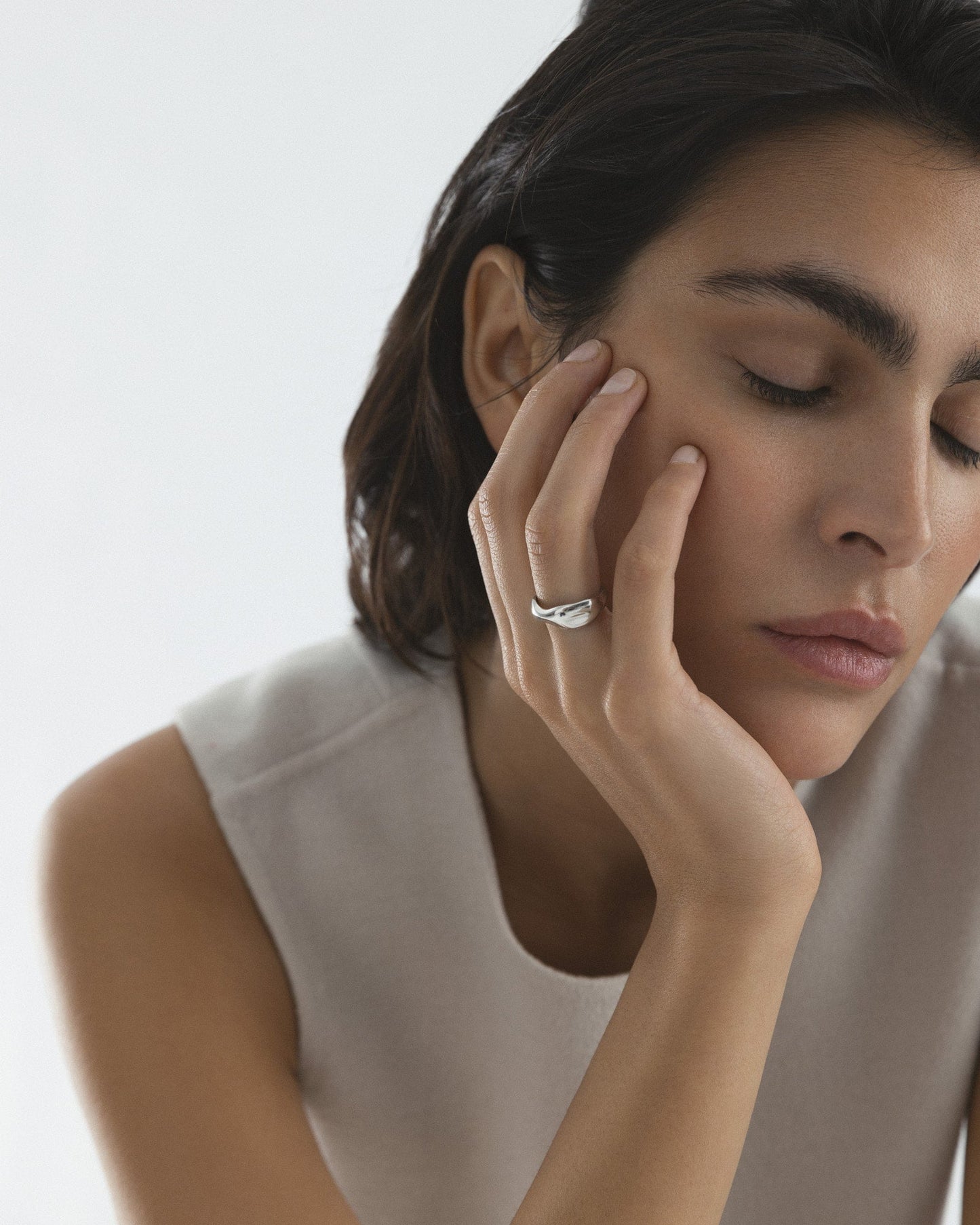 WAVY BOLDED RING